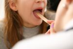Expertos piden frenar el uso indiscriminado de antibióticos en niños con dolor de garganta